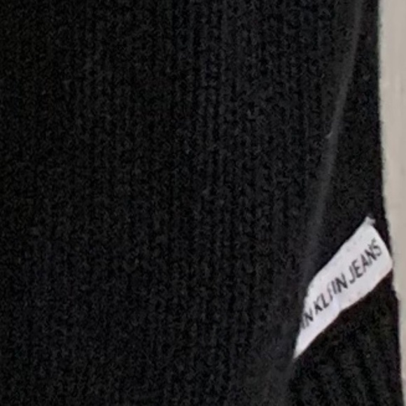 Calvin Klein Jeans Sleeveless Knit Halterneck Sweater Top — Black (US XL) - Picture 4 of 5